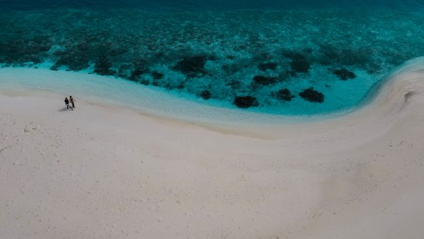 Dive Butler Maldives Sandbank Couple