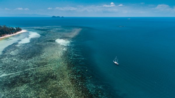 sailing yacht in the turquoise waters of Koh Phangan